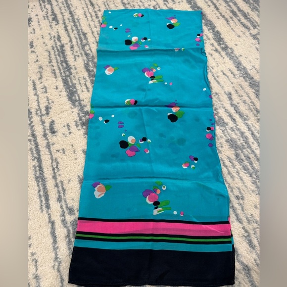 Scarf - Picture 2 of 3